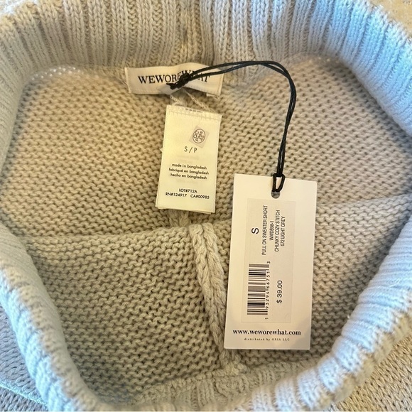 NWT WeWoreWhat pull on sweater short in light gray super soft casual luxury S - Picture 2 of 8